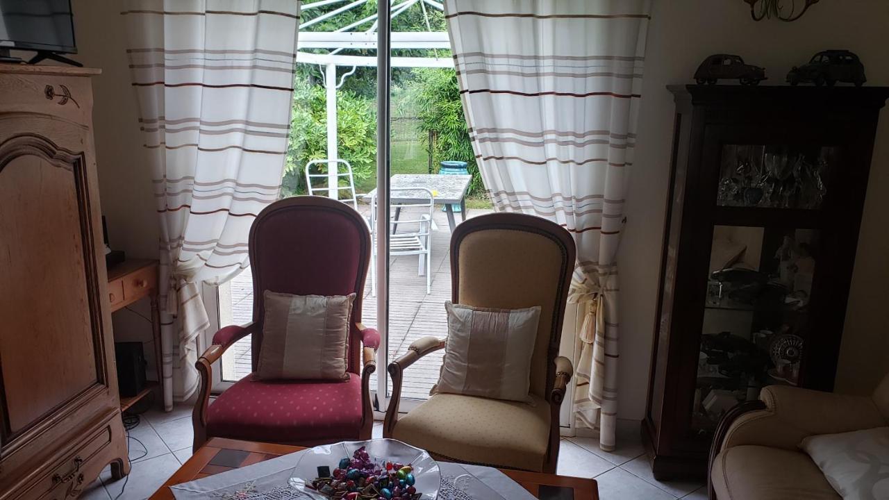 Le Calme Bed and Breakfast Plessé Exteriör bild