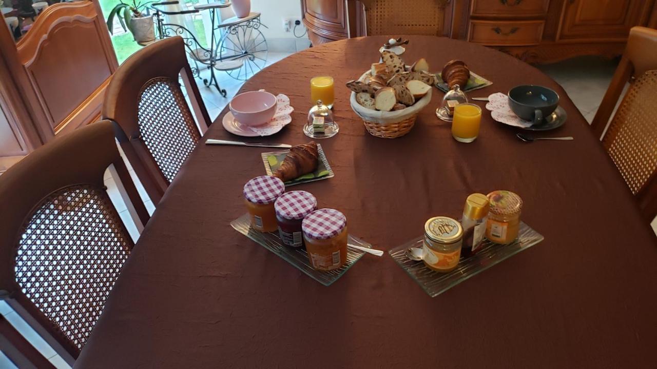 Le Calme Bed and Breakfast Plessé Exteriör bild