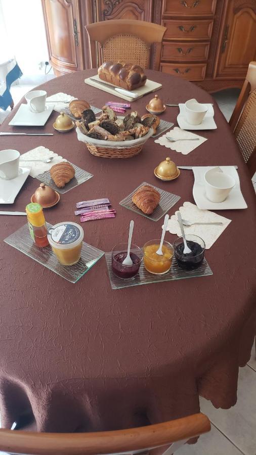 Le Calme Bed and Breakfast Plessé Exteriör bild